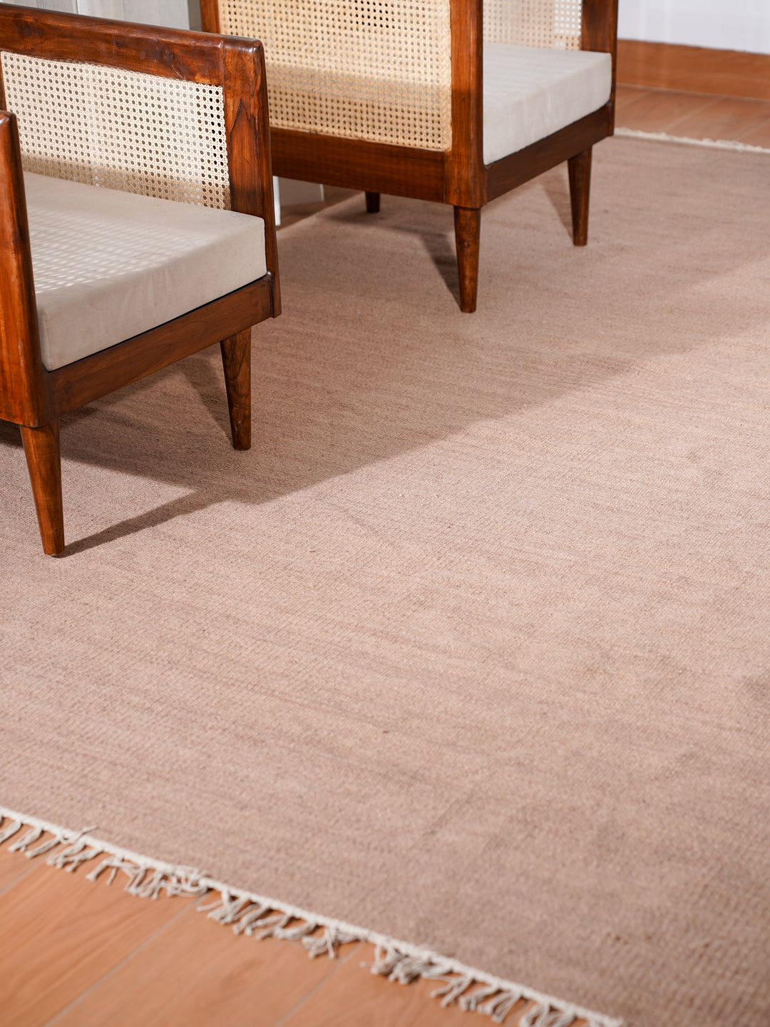 Hand Woven Wool Solid Rug – Clean Minimal Design