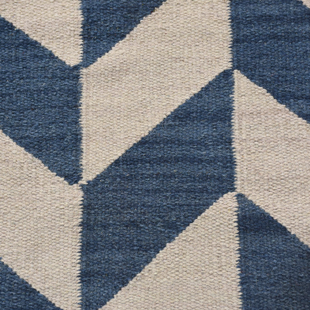 Hand Woven Flat Weave Kilim Wool Area Rug Contemporary Blue White D00133