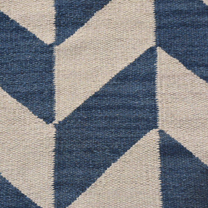 Hand Woven Flat Weave Kilim Wool Area Rug Contemporary Blue White D00133