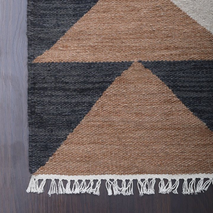 Modern Apex Kilim Hand Woven Wool Flatweave Rug