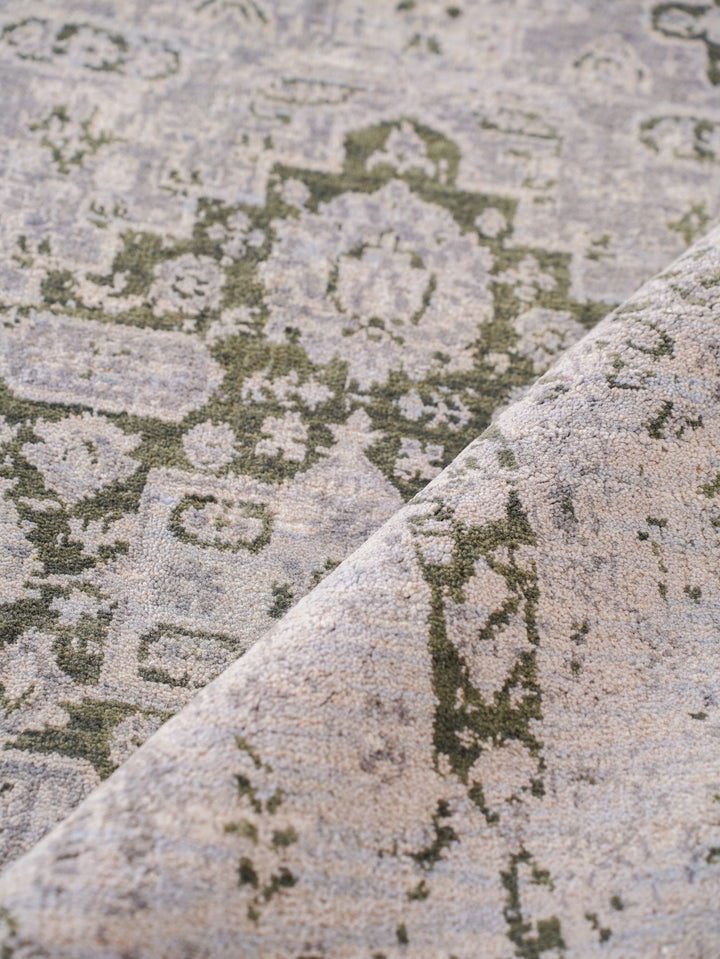 Antique Style Wool Oriental Rug – Timeless Distressed Pattern