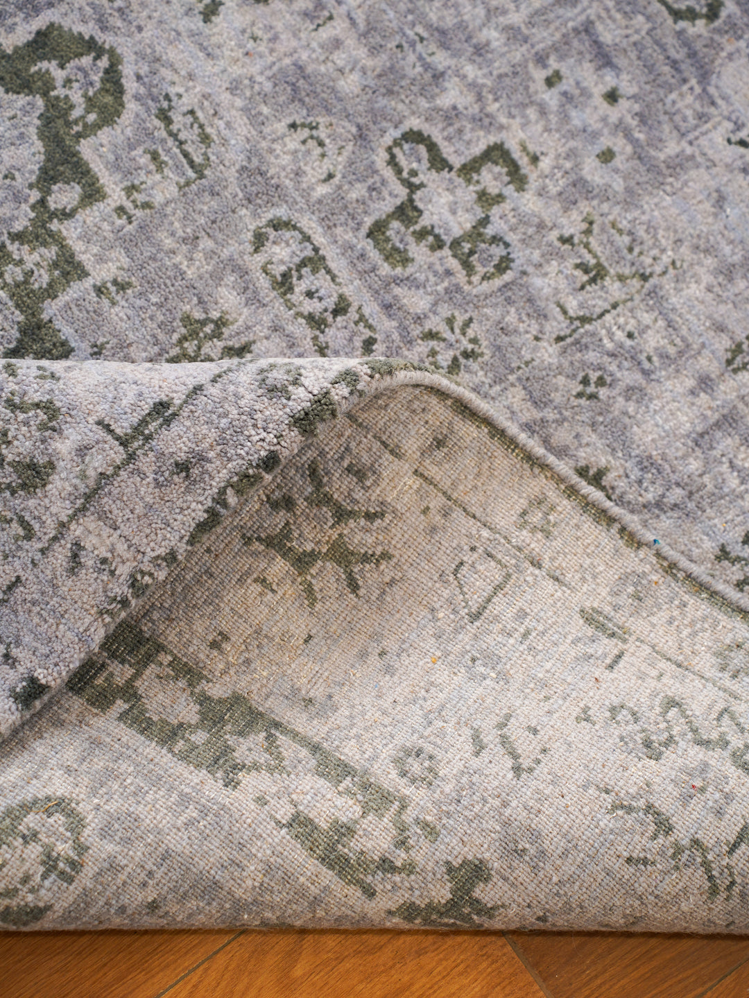 Antique Style Wool Oriental Rug – Timeless Distressed Pattern