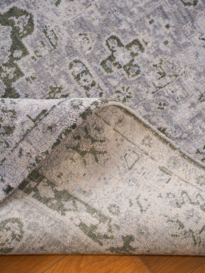 Antique Style Wool Oriental Rug – Timeless Distressed Pattern