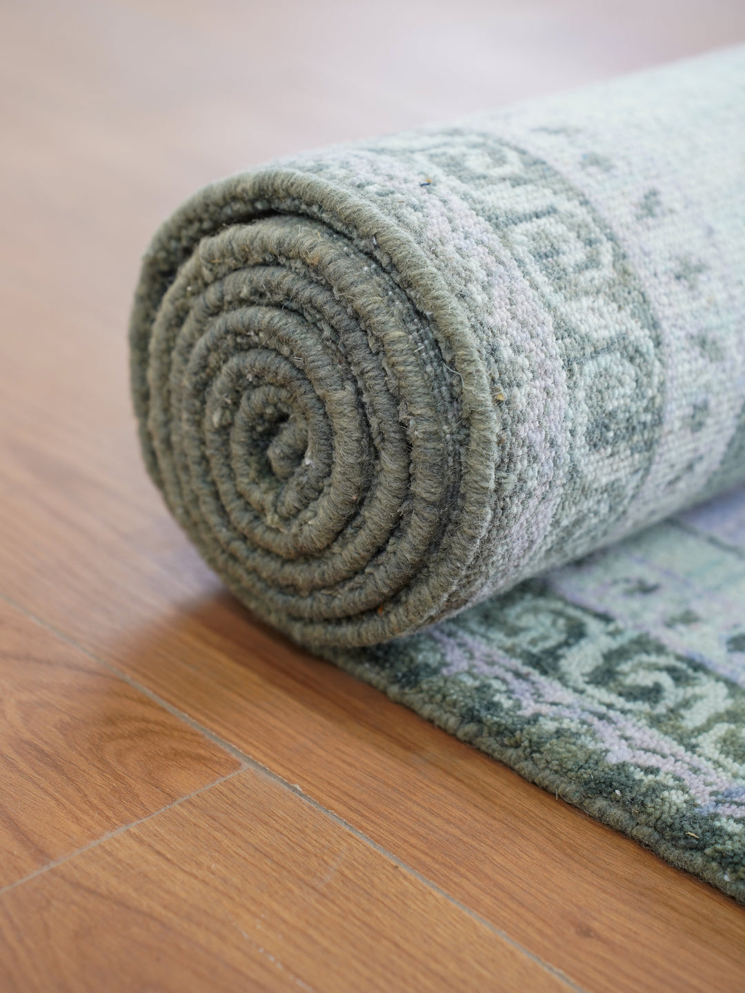 Light Green Oriental Hand-Knotted Wool Rug