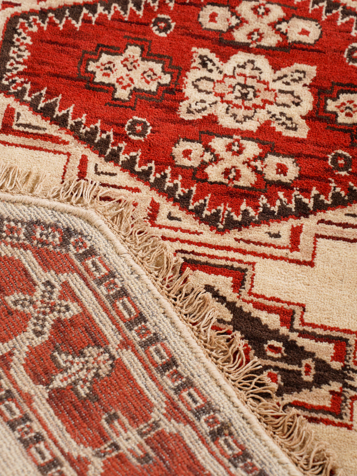Gold & Red Traditional Medallion Area Rug with Ornate Border