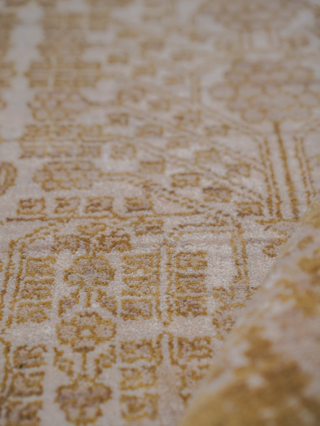 Vintage Oriental Hand-Knotted Wool Rug – Light Brown