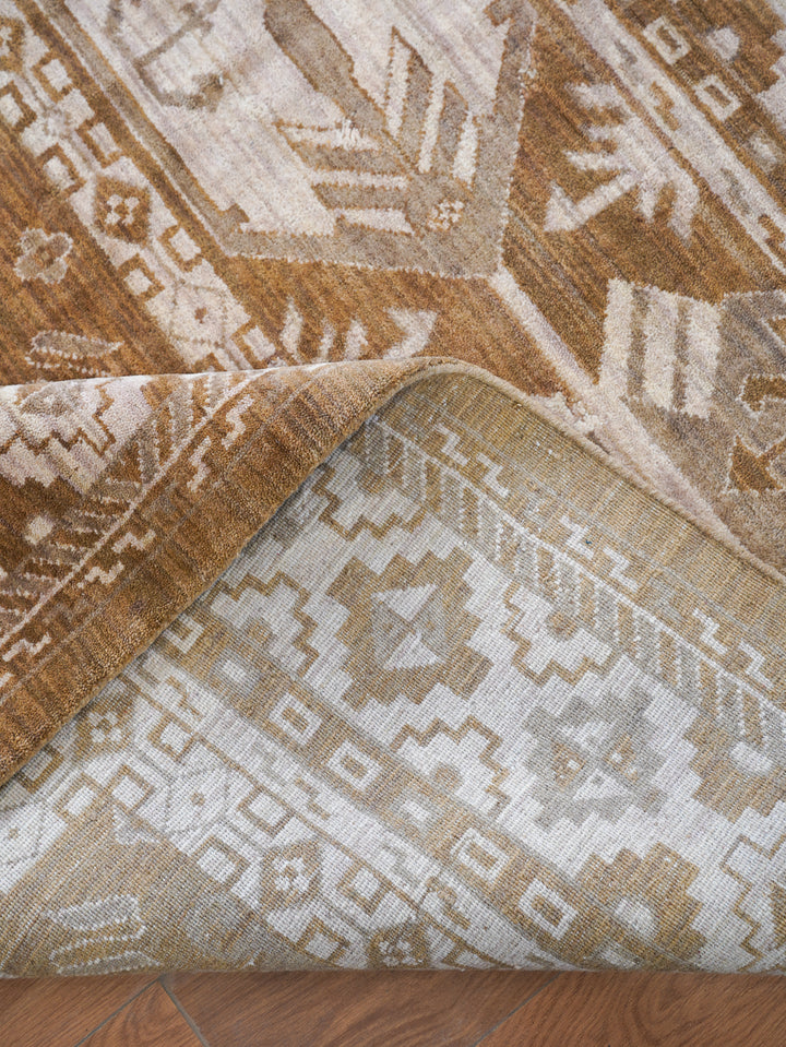 Heritage Style Oriental Wool Rug – Intricate Border Pattern