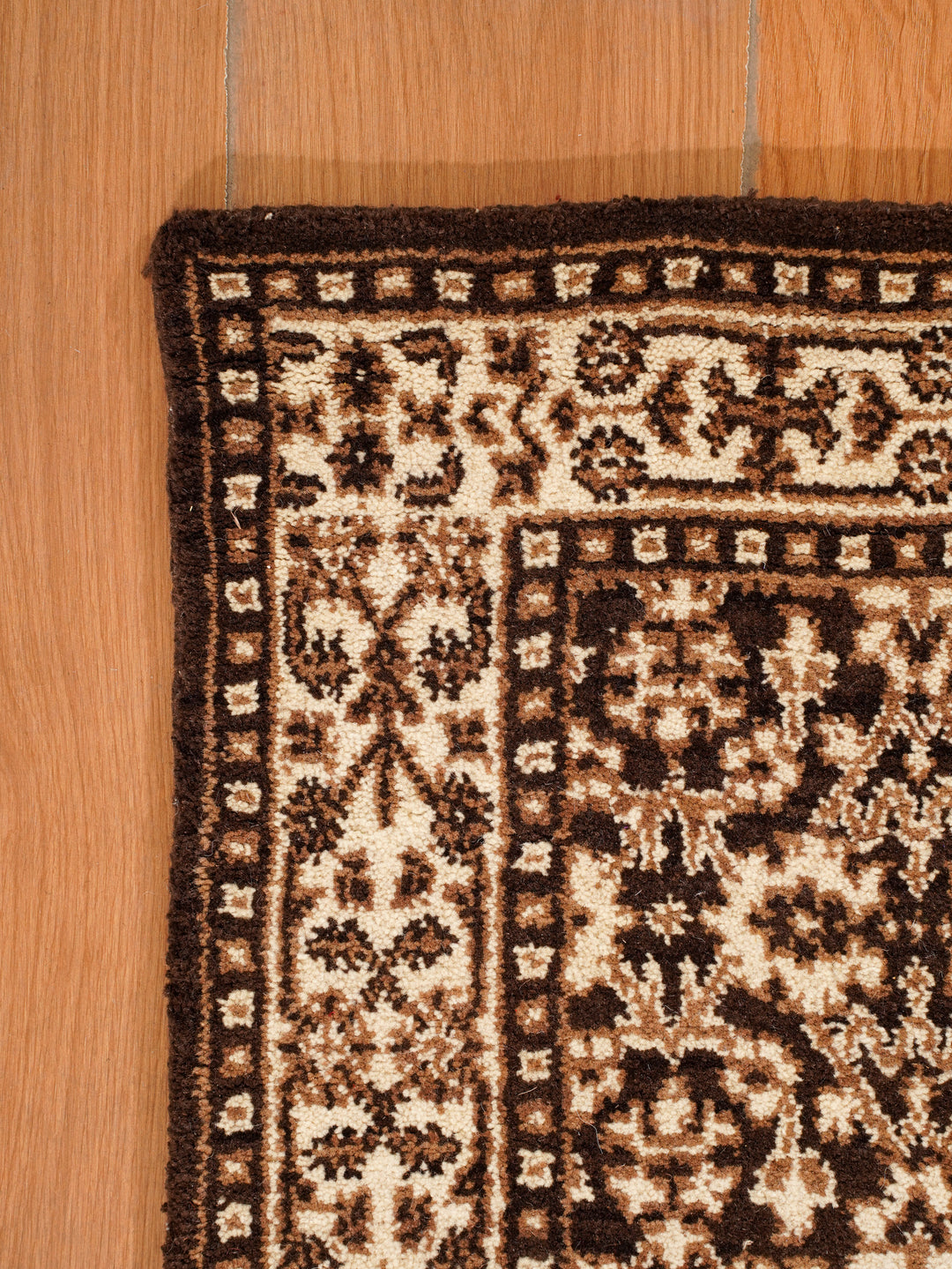 Brown & Beige Hand-Knotted Wool Oriental Rug – Classic Floral Design