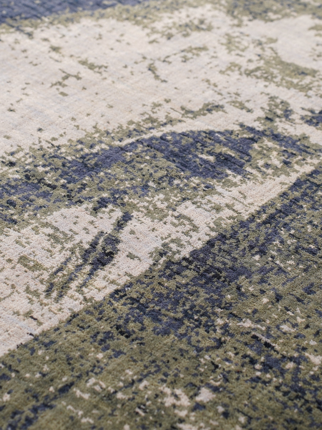 Multicolor Abstract Textured Area Rug with Modern Distressed Pattern