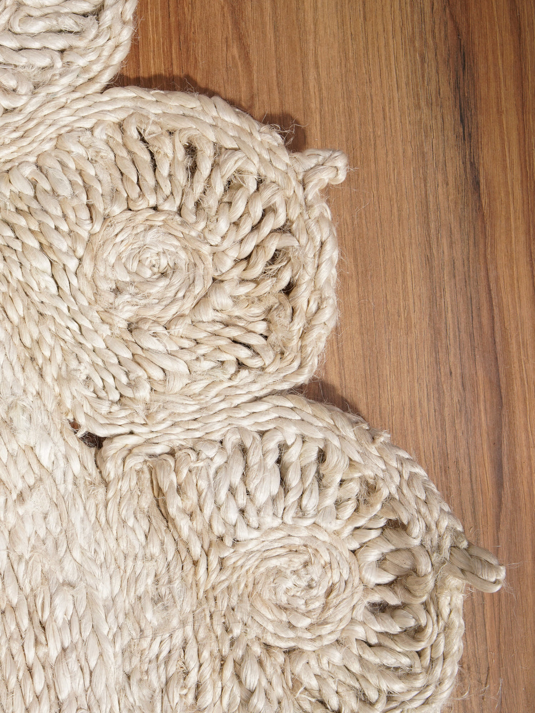 MandalaWeave Hand Woven Jute Oriental Round Rug