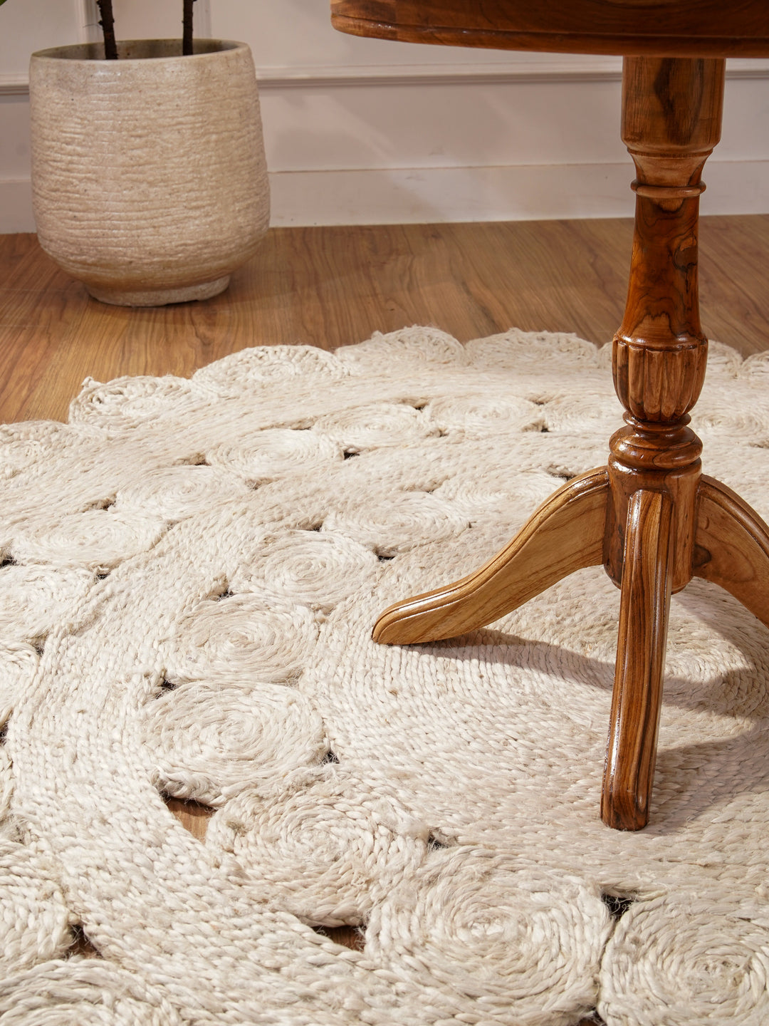 MandalaWeave Hand Woven Jute Oriental Round Rug