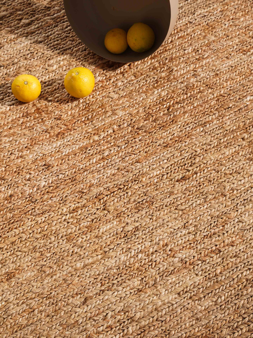 Light Brown & White Contemporary Hand-Knotted Sumak Jute Rug