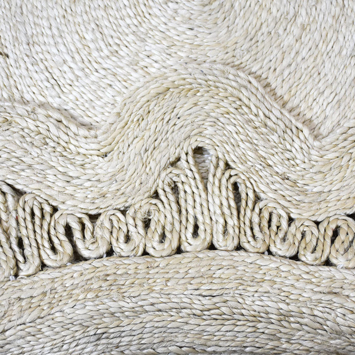 Round Oriental Jute Rug with Scalloped Border for Elegant Spaces