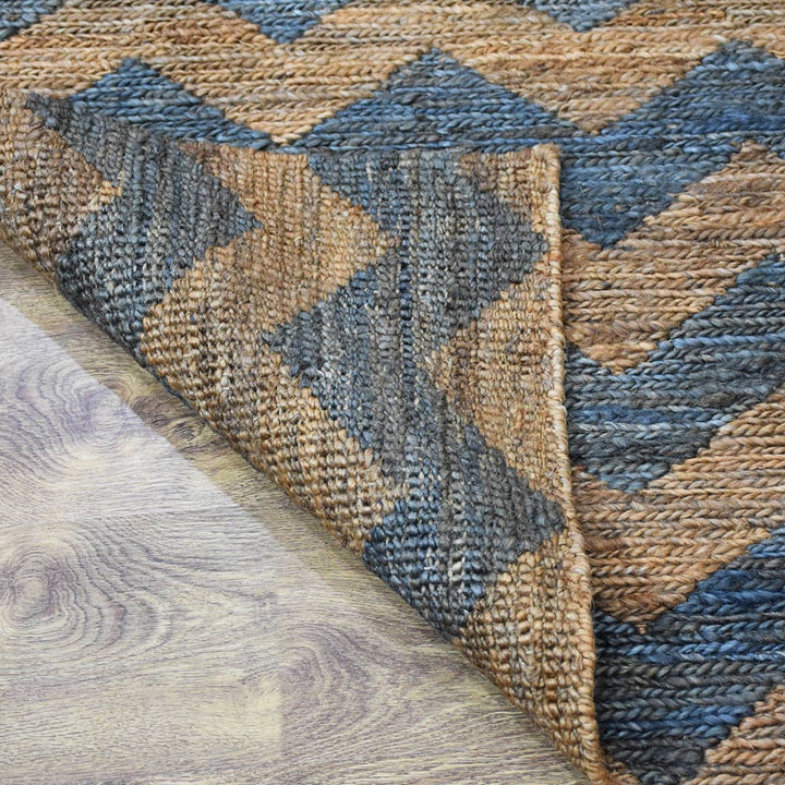 Gray & Brown Zigzag Jute Sumak Rug for Contemporary Living Spaces