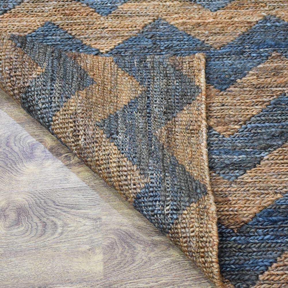 Gray & Brown Zigzag Jute Sumak Rug for Contemporary Living Spaces