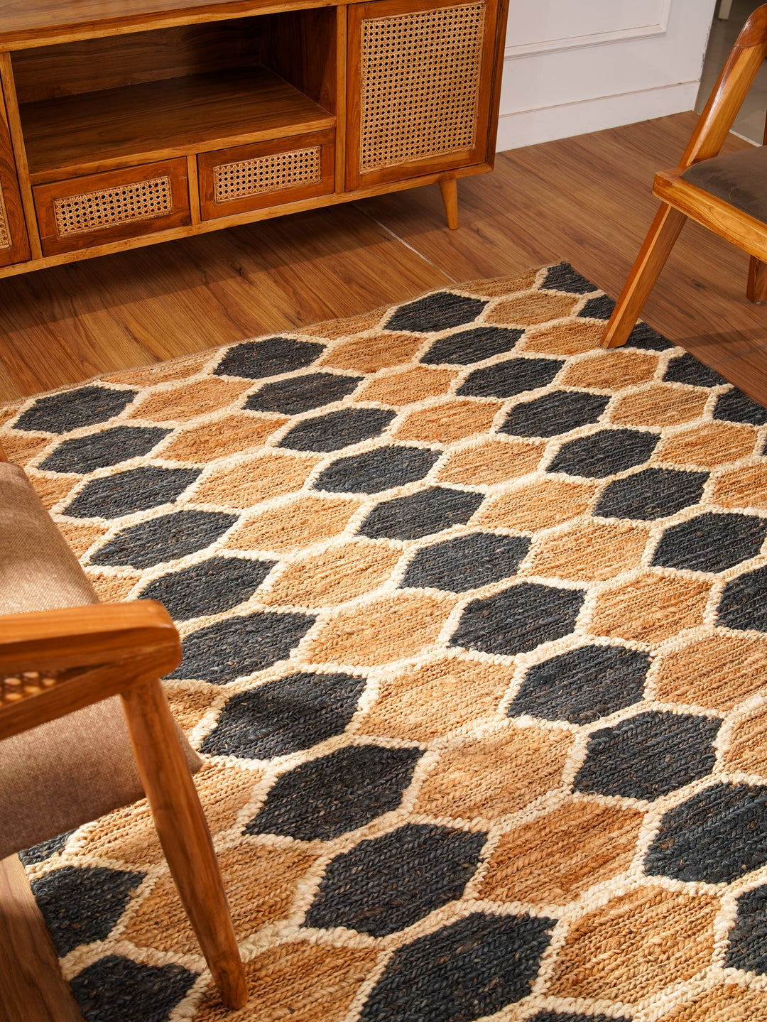 Multicolor Geometric Jute Sumak Rug for Contemporary & Eclectic Spaces