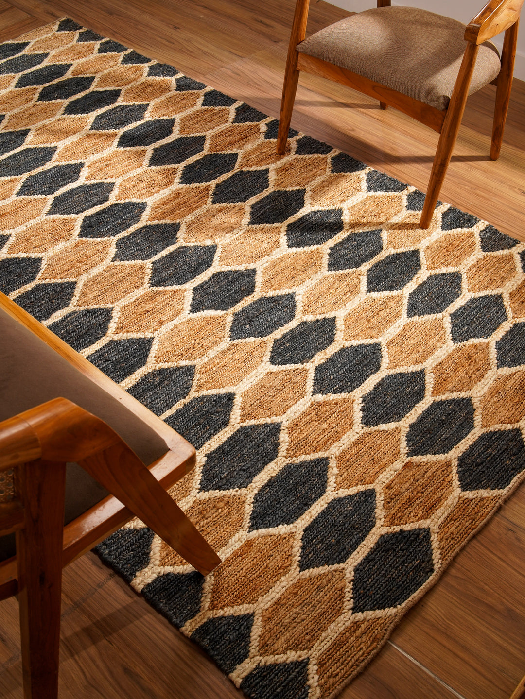 Multicolor Geometric Jute Sumak Rug for Contemporary & Eclectic Spaces