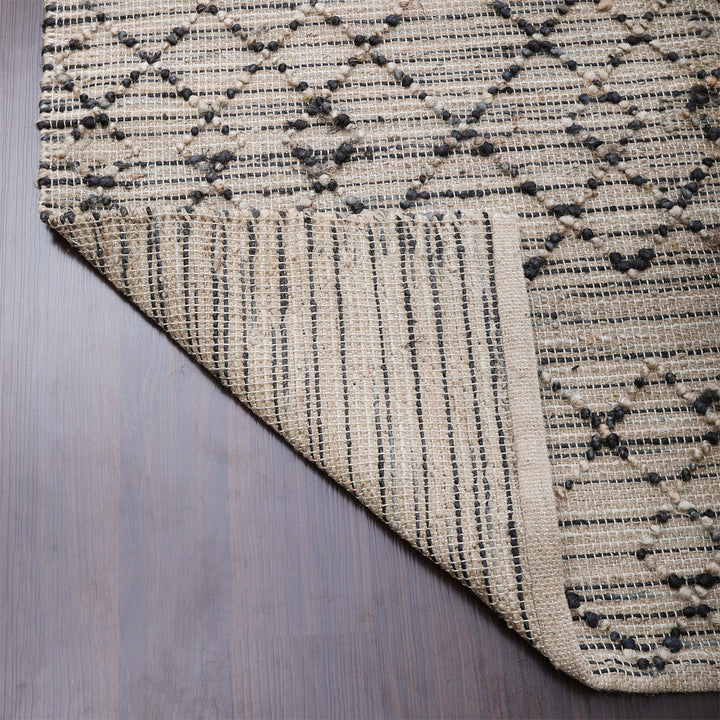Beige Patterned Jute Area Rug for Modern & Elegant Interiors