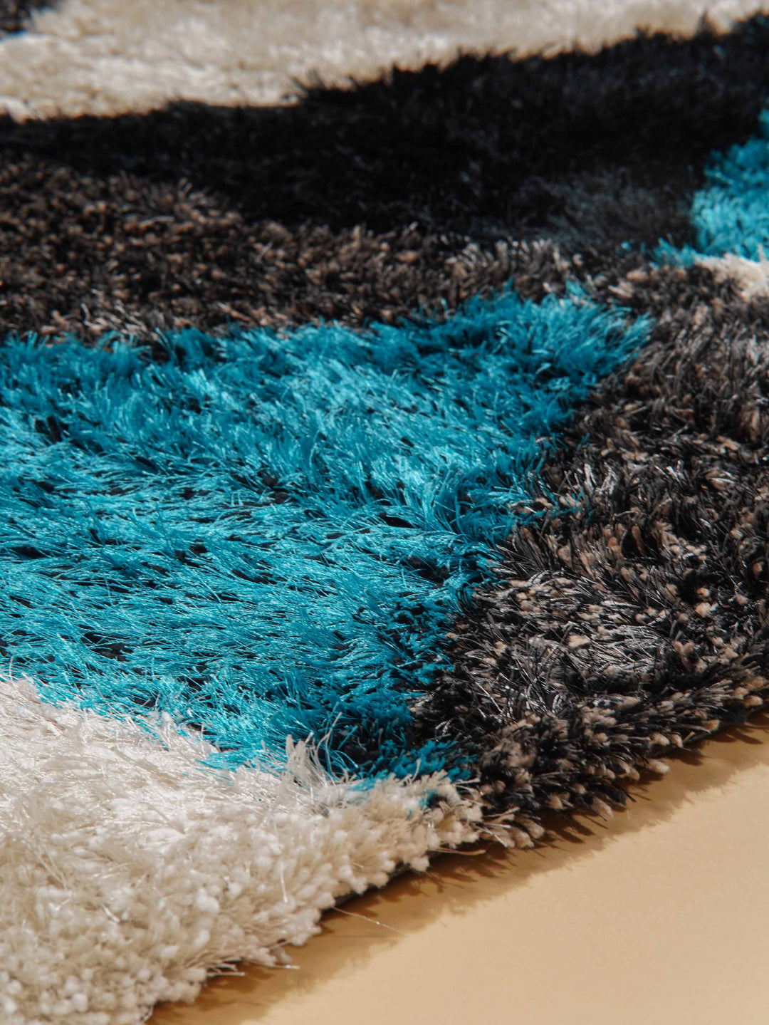 TriVanta Hand Tufted Shag Polyester Geometric Rug