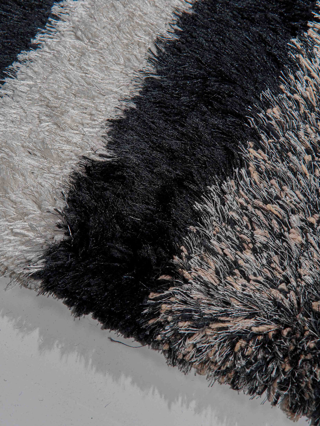 Gridora Maze Hand Tufted Shag Polyester Geometric Rug