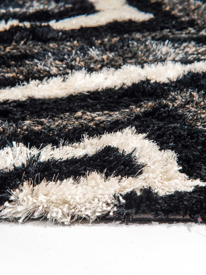 Gridora Maze Hand Tufted Shag Polyester Geometric Rug