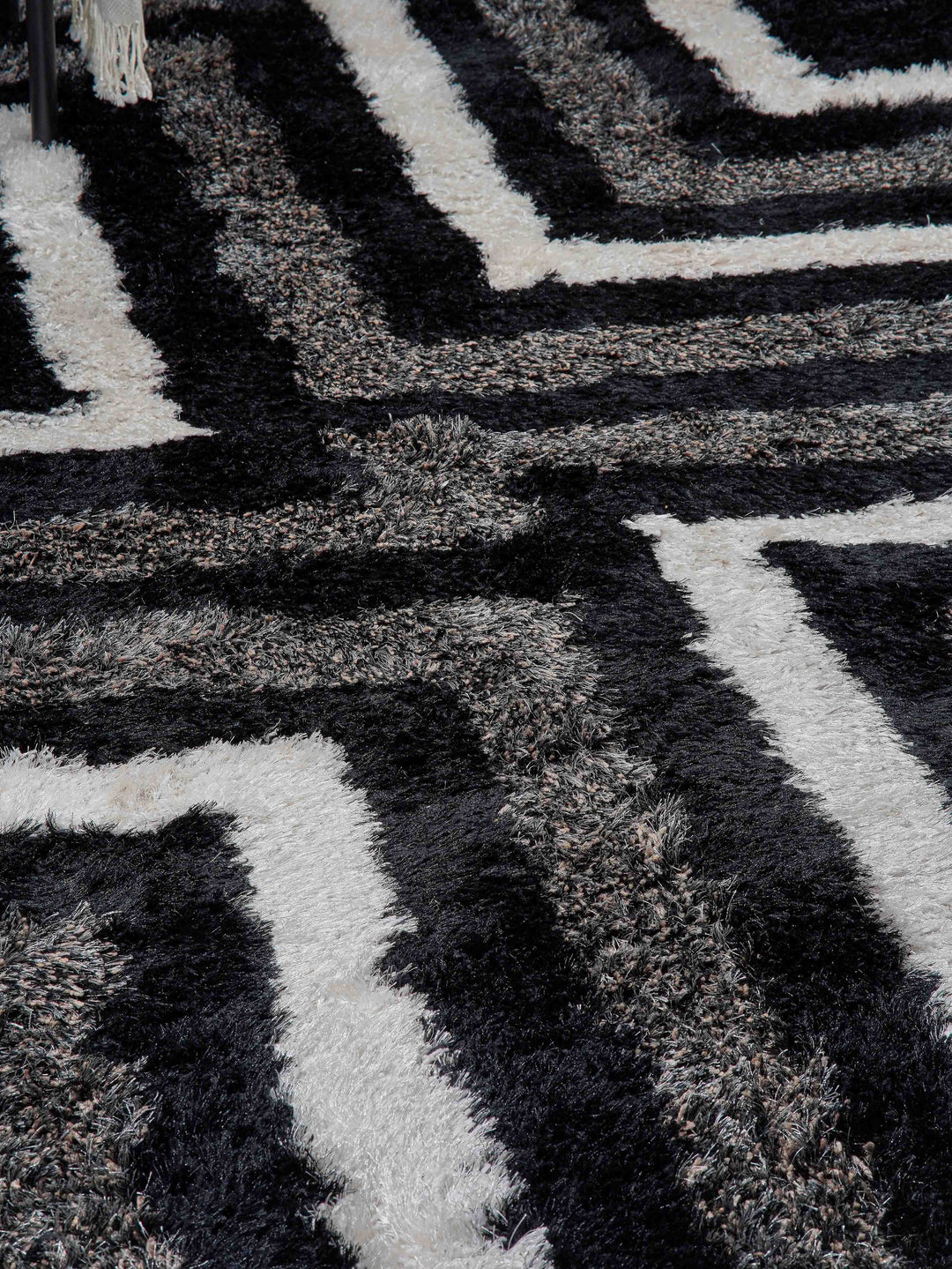 Gridora Maze Hand Tufted Shag Polyester Geometric Rug