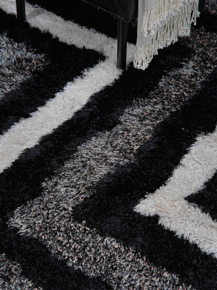 Gridora Maze Hand Tufted Shag Polyester Geometric Rug