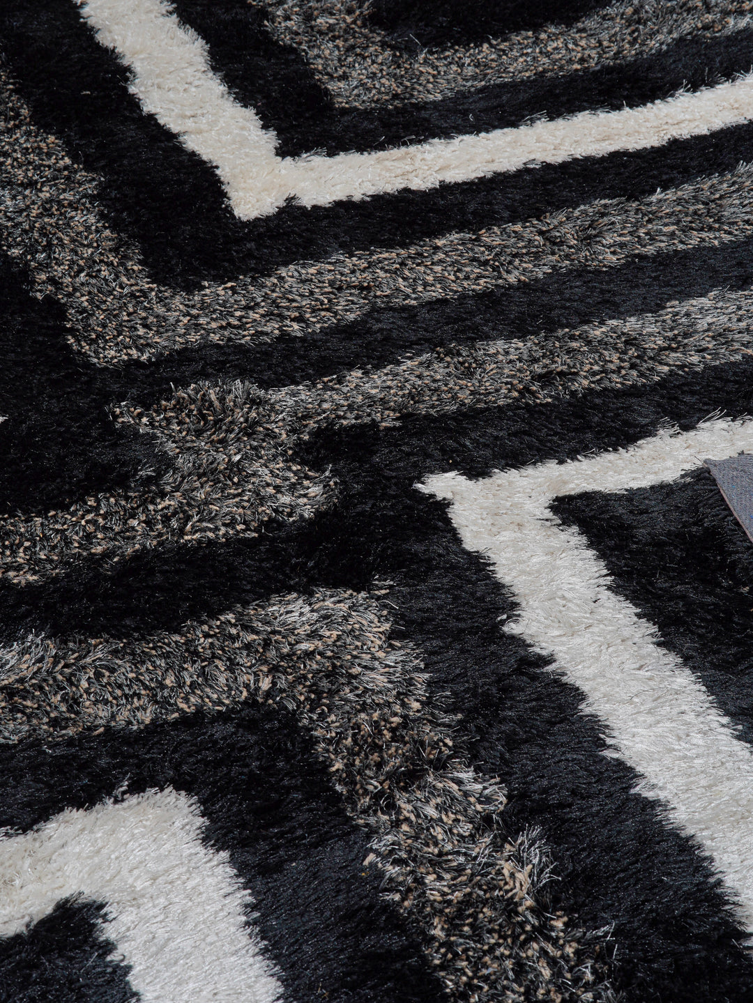 Gridora Maze Hand Tufted Shag Polyester Geometric Rug