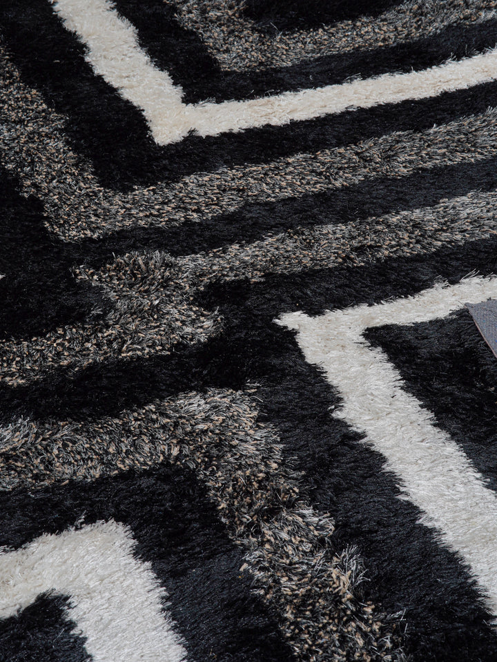 Gridora Maze Hand Tufted Shag Polyester Geometric Rug