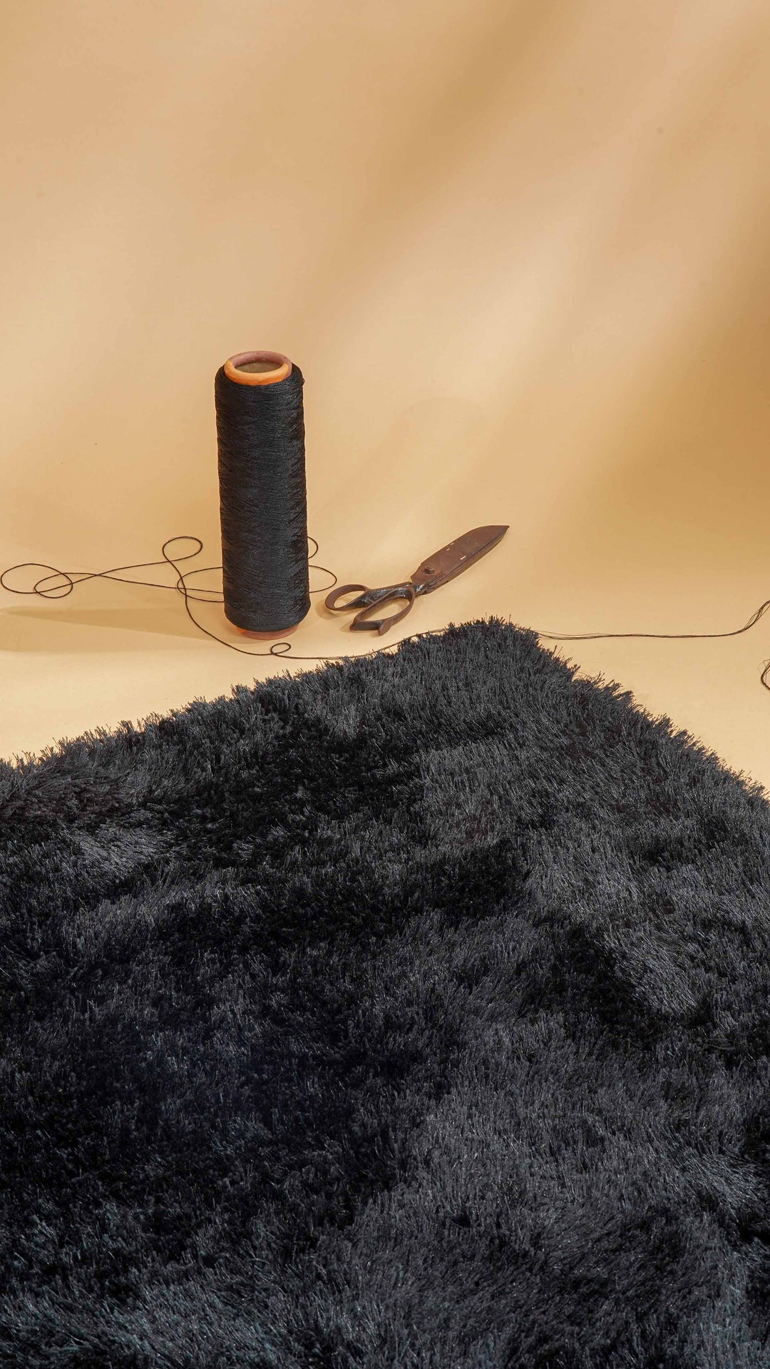 Plush Hand Tufted Shag Rug in Polyester – Solid Design