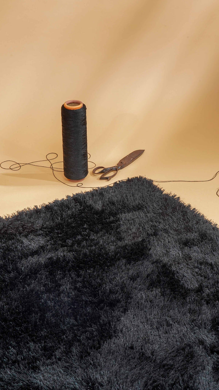 Plush Hand Tufted Shag Rug in Polyester – Solid Design