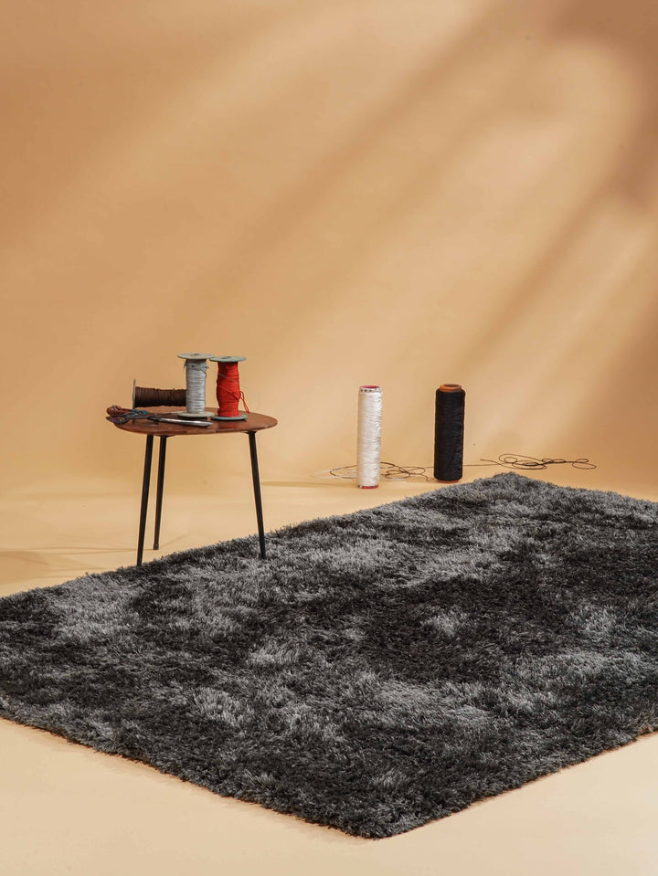 Plush Hand Tufted Shag Rug in Polyester – Solid Design
