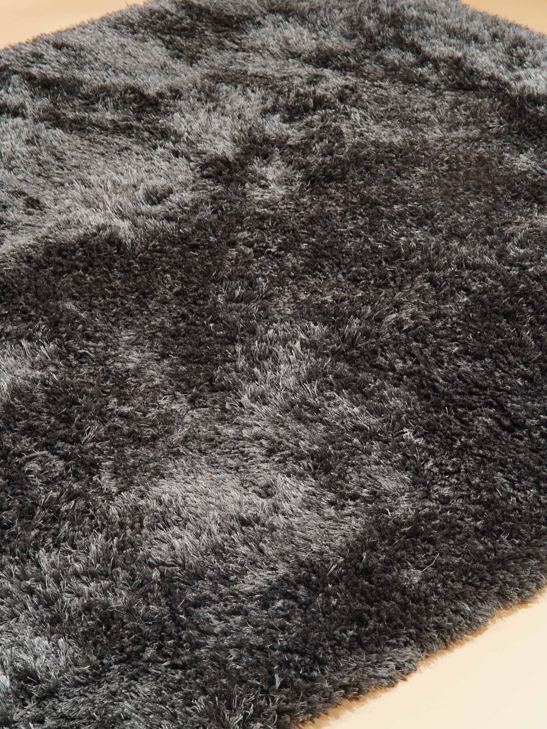 Plush Hand Tufted Shag Rug in Polyester – Solid Design