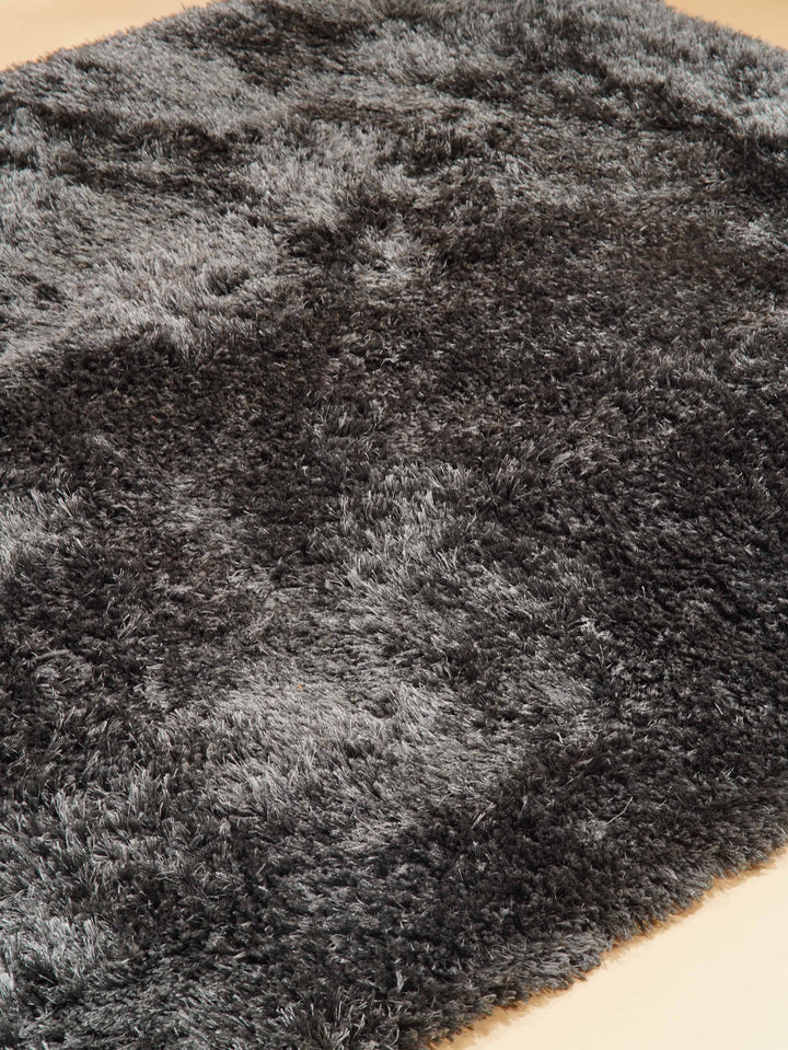 Plush Hand Tufted Shag Rug in Polyester – Solid Design
