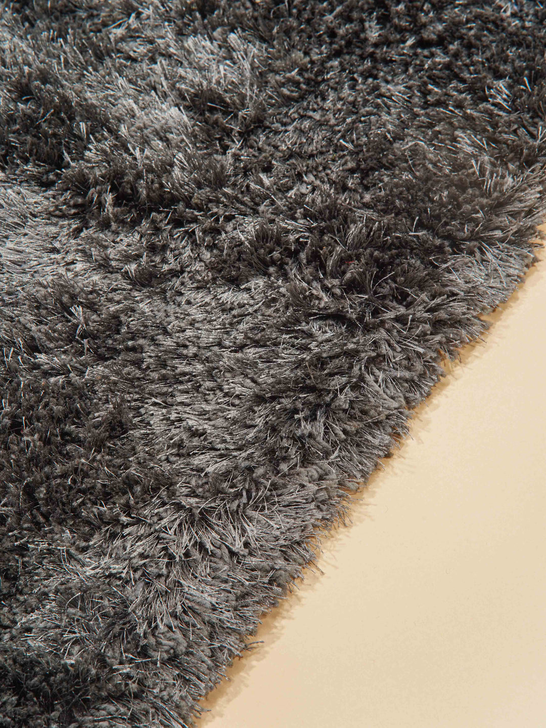 Plush Hand Tufted Shag Rug in Polyester – Solid Design