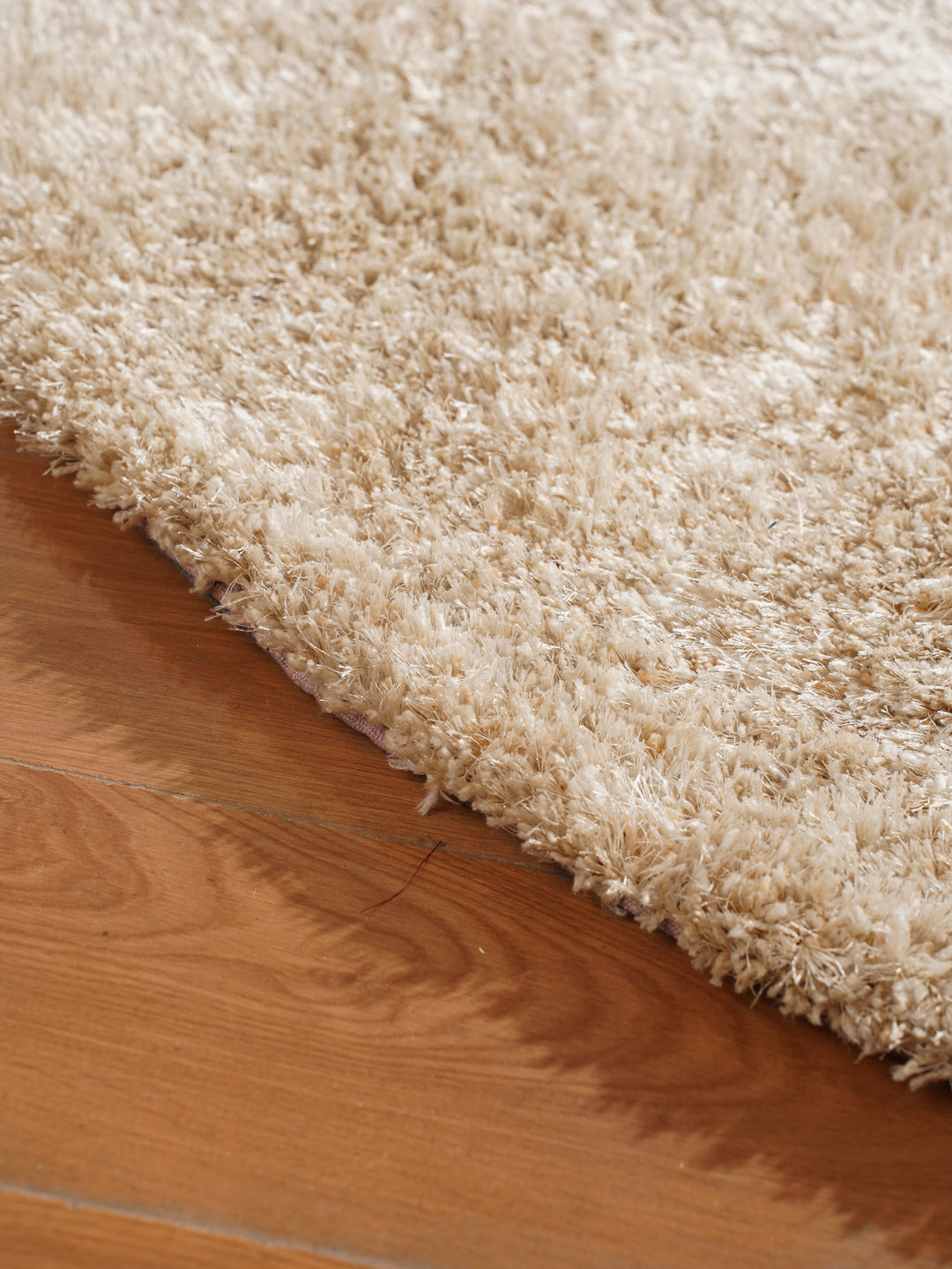 Plush Hand Tufted Shag Rug in Polyester – Solid Design