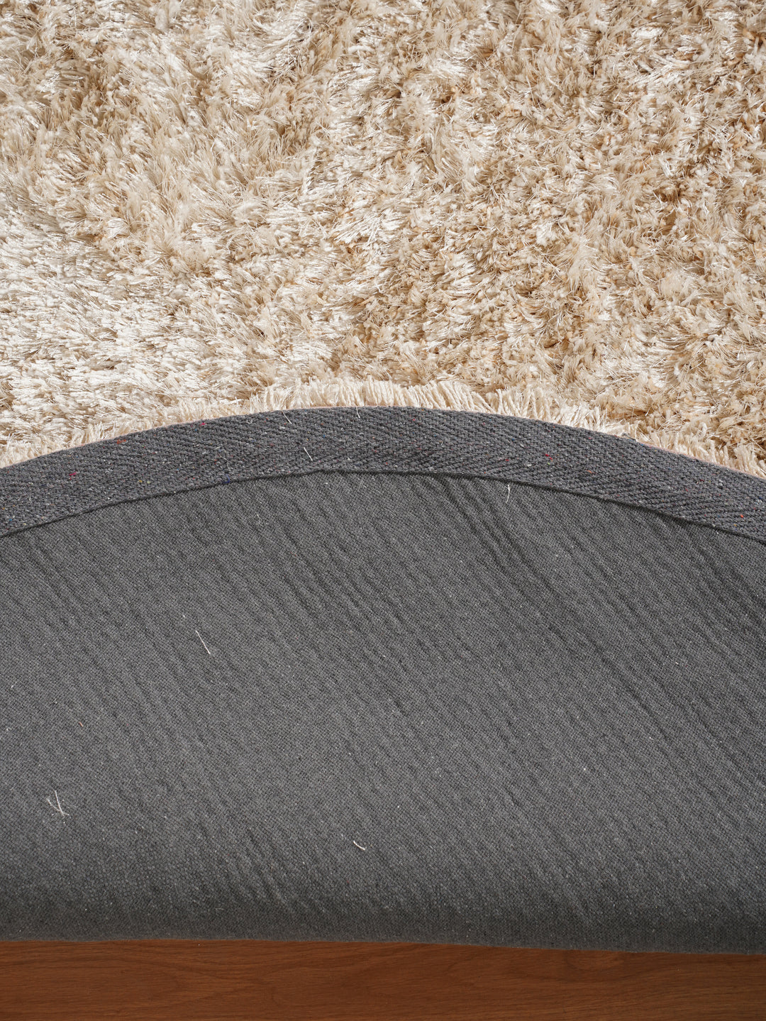 Plush Hand Tufted Shag Rug in Polyester – Solid Design
