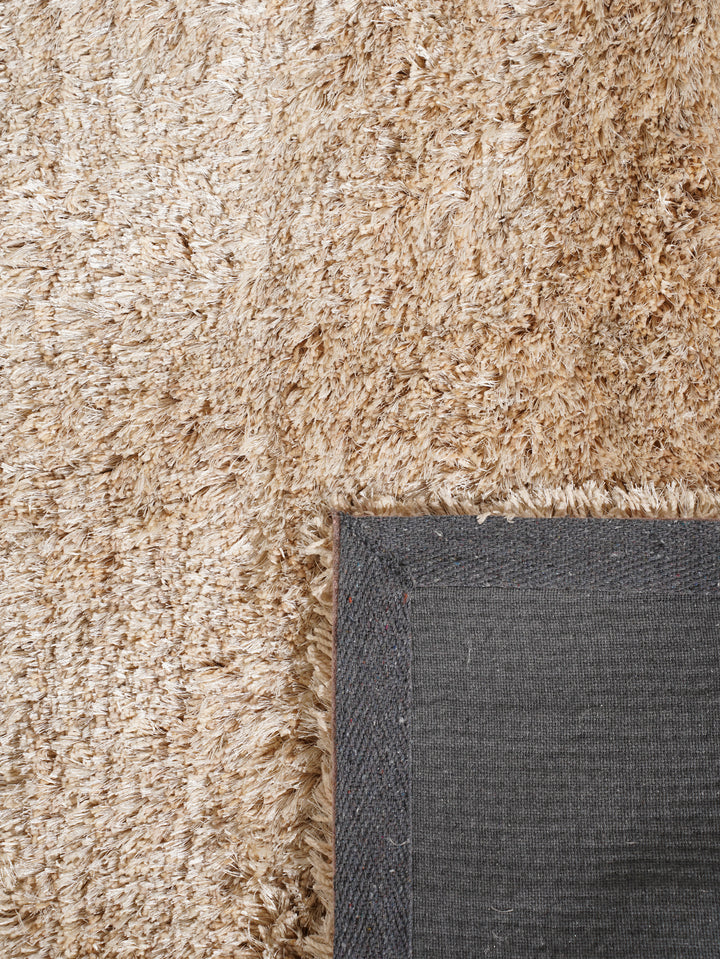 Plush Hand Tufted Shag Rug in Polyester – Solid Design