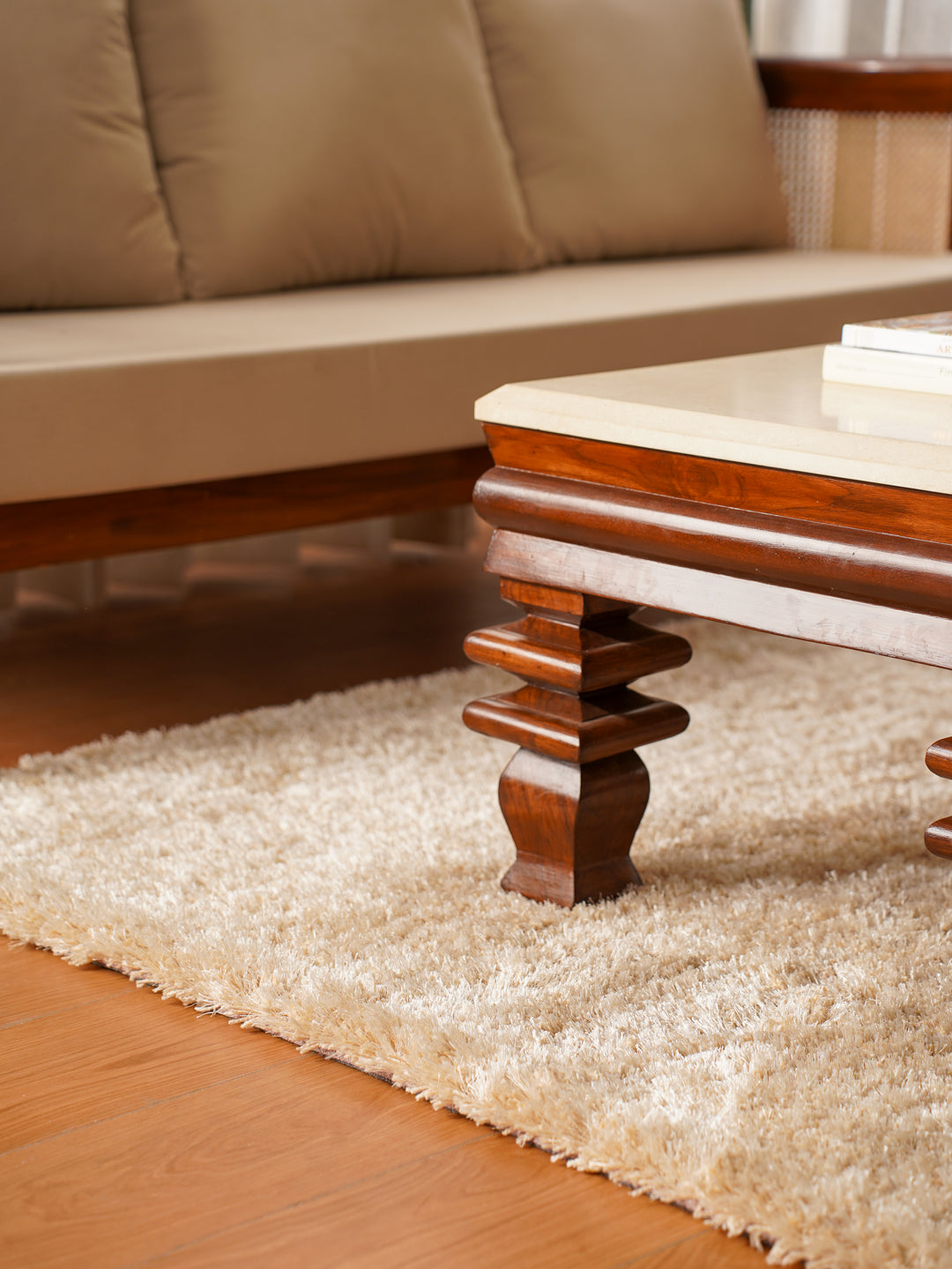 Plush Hand Tufted Shag Rug in Polyester – Solid Design