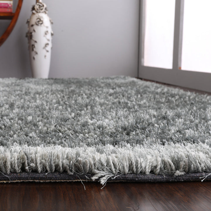 Plush Hand Tufted Shag Rug in Polyester – Solid Design