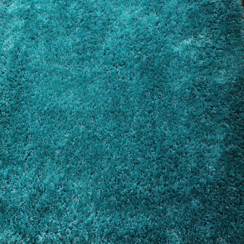 Plush Hand Tufted Shag Rug in Polyester – Solid Design