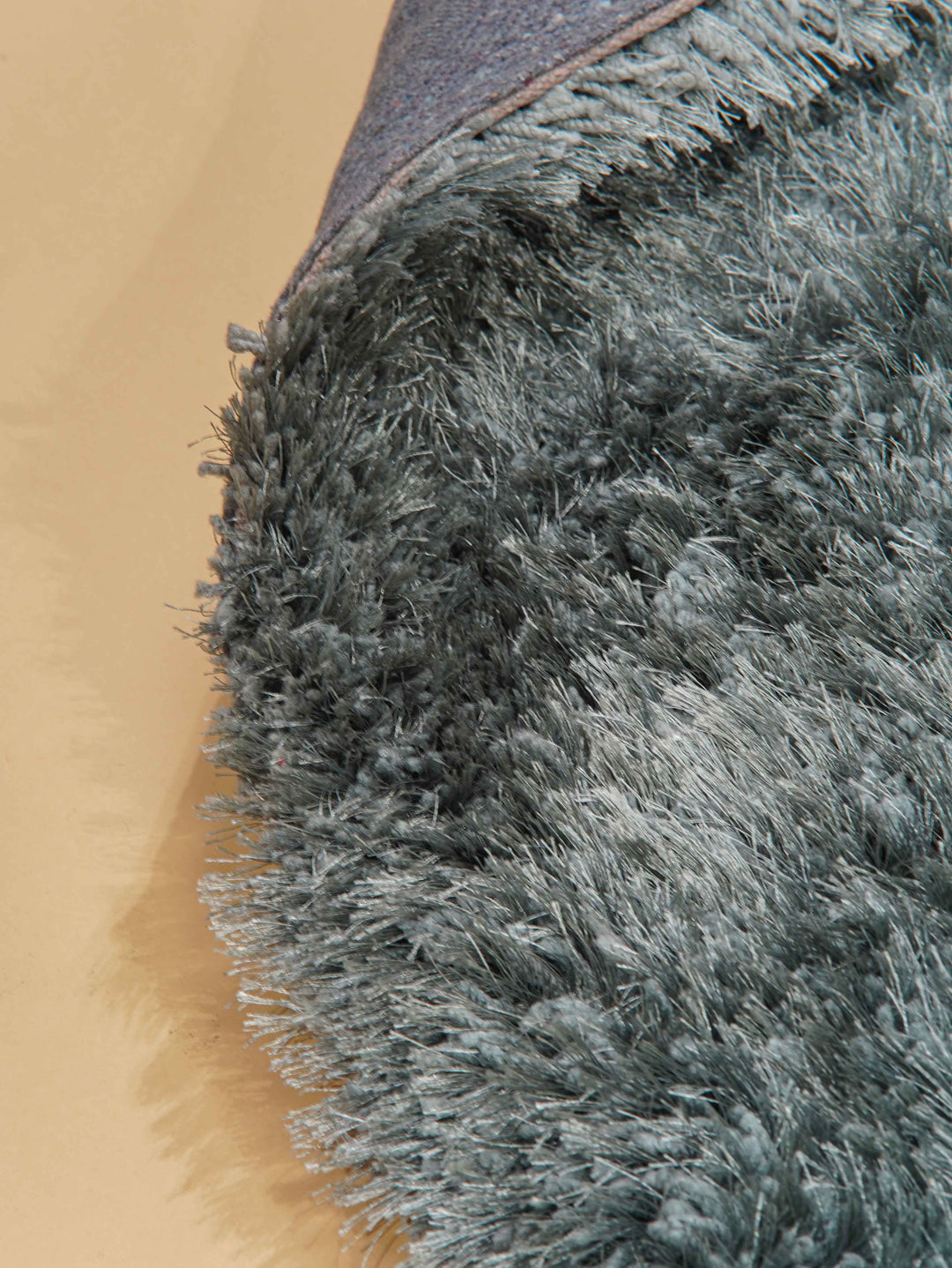 Plush Hand Tufted Shag Rug in Polyester – Solid Design