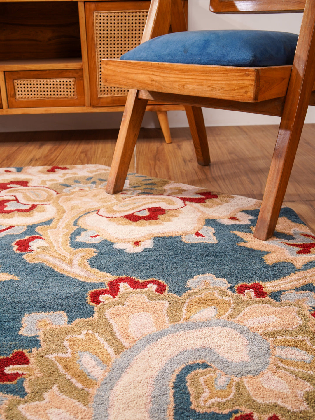 Hand Tufted Wool Floral Rug