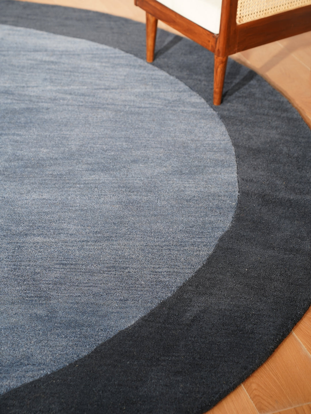 Hand Tufted Wool Area Rug Contemporary Blue K00201