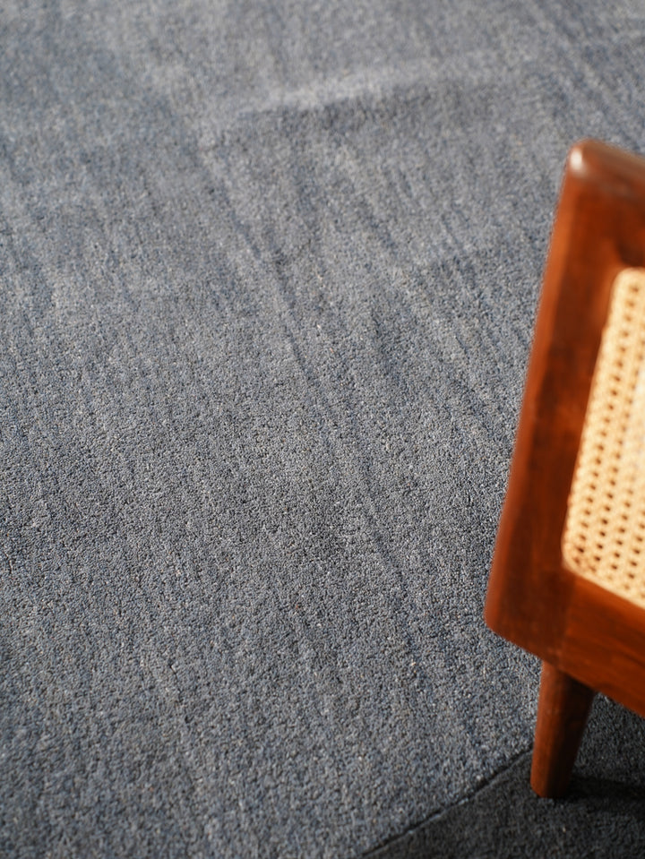 Hand Tufted Wool Area Rug Contemporary Blue K00201