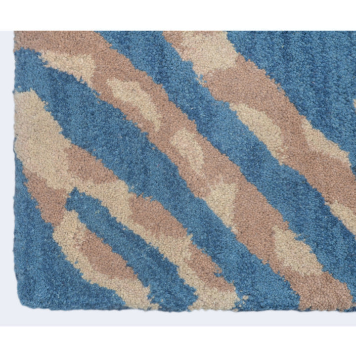 Hand Tufted Wool Area Rug Contemporary Blue K00264