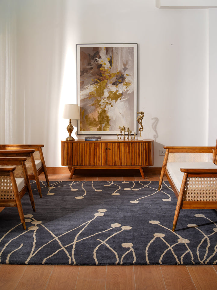 Hand Tufted Gray White Wool Floral Rug