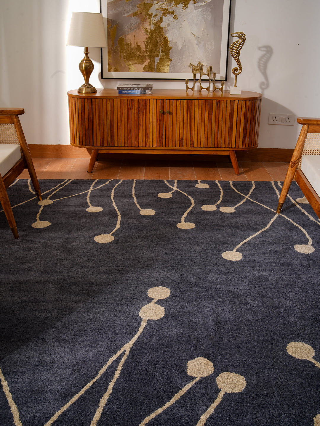 Hand Tufted Gray White Wool Floral Rug