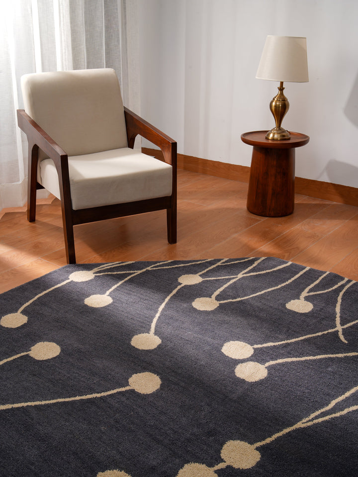 Hand Tufted Gray White Wool Floral Rug