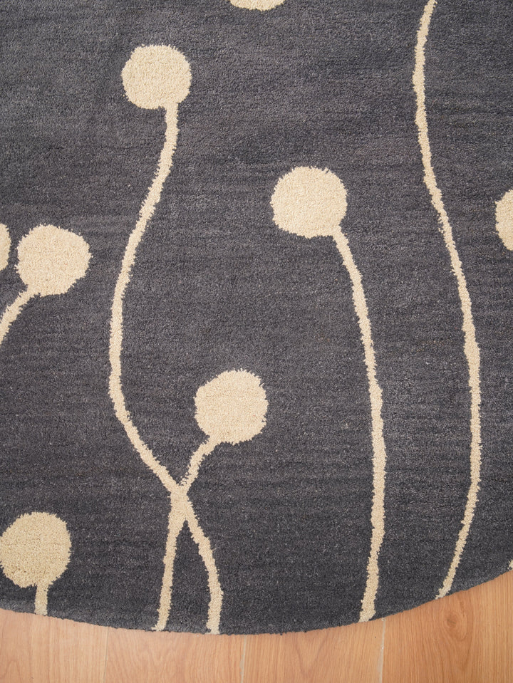 Hand Tufted Gray White Wool Floral Rug